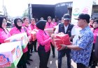 Yayasan-Kemala-Bhayangkari-&-Polres-Metro-Bekasi-Kota-Ulurkan-Bantuan-untuk-Korban-Banjir-di-Bekasi
