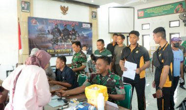 Soliditas-Sinergitas,-Anggota-Polresta-Sidoarjo-Turut-Donor-Darah-di-Kodim-0816