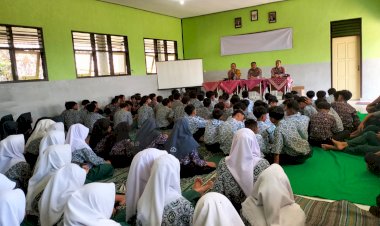 Cegah-Bullying-di-Sekolah-Polres-Pacitan-Blusukan-ke-Sekolah