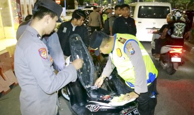 Polres-Pelabuhan-Tanjungperak-Gelar-Razia-di-Suramadu-untuk-Harkamtibmas-saat-Nataru