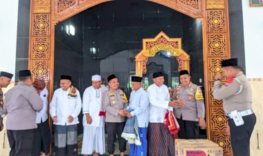 Jumat-Keliling,-Polres-Pacitan-Beri-Pesan-Kamtibmas-Jemaah-di-Masjid