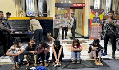 Polrestabes-Surabaya-Amankan-Dua-Kelompok-Gengster-yang-Kedapatan-Membawa-Pil-Koplo