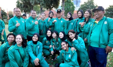 Berangkatkan-Kontingen-Jatim-Berlaga-di-PON-XXI-Pj-Gubernur-dan-Kapolda-Jatim-Beri-Motivasi-Atlet