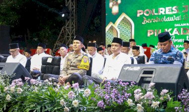 Cooling-System-untuk-Pilkada-Damai,-Polres-Jombang-Ajak-Ribuan-Warga-Bersholawat