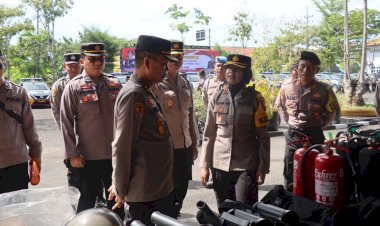 Jelang-Tahap-Coblosan-Pilkada-2024,-Birolog-Polda-Jatim-Cek-Ranmor-dan-Almatsus-di-Polres-Sampang