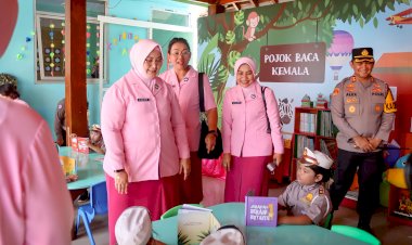 Ketua-YKB-Jatim-Ade-Imam-Sugianto-Kunjungi-TK-Kemala-Bhayangkari-23-Lumajang,-Berikan-Makan-Bergizi-Gratis