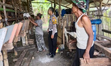 Peternak-Kambing-di-Sidokerto-Dapat-Pendampingan-Perawatan-Hewan-dari-Bhabinkamtibmas