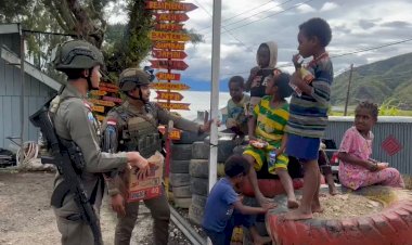 Satgas-Ops-Damai-Cartenz-Tebar-Kepedulian-dan-Kebahagiaan-di-Paniai-dan-Intan-Jaya