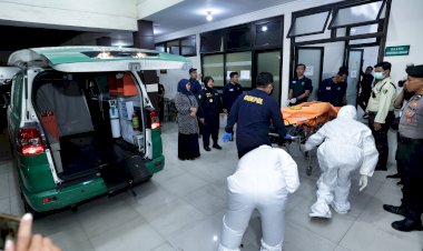 Polda-Jatim-Serahkan-3-Jenazah-Santri-Ponpes-Al-Khoziny-ke-Keluarga