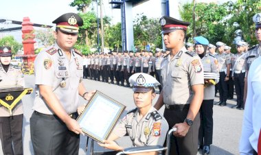 Bripda-Sakti-Terima-Penghargaan-Usai-Insiden-Viral-Hentikan-Bus-Langgar-Jalur