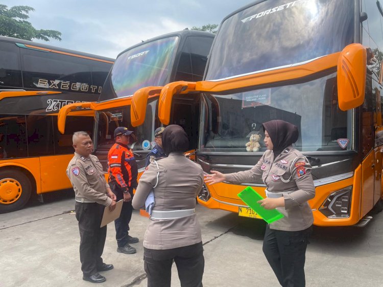 Polres Malang Cek Kelayakan Bus Pariwisata Jelang Nataru